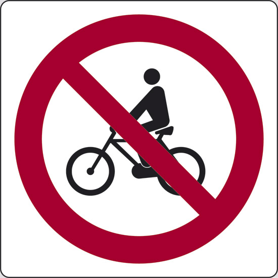 (vietato il transito alle biciclette)