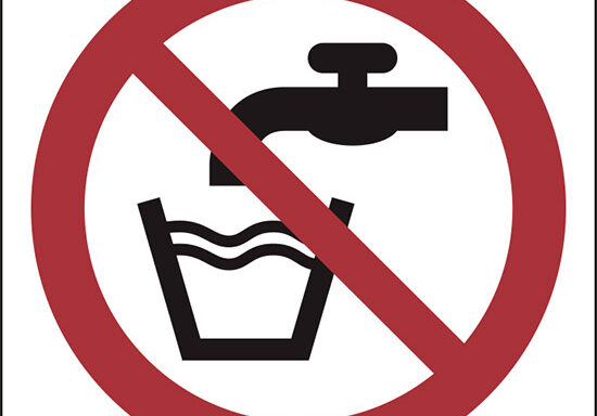 (vietato bere acqua non potabile – not drinking water)