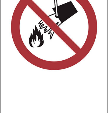 (simbolo “vietato spegnere con acqua – do not extinguish with water” con spazio scrivibile)