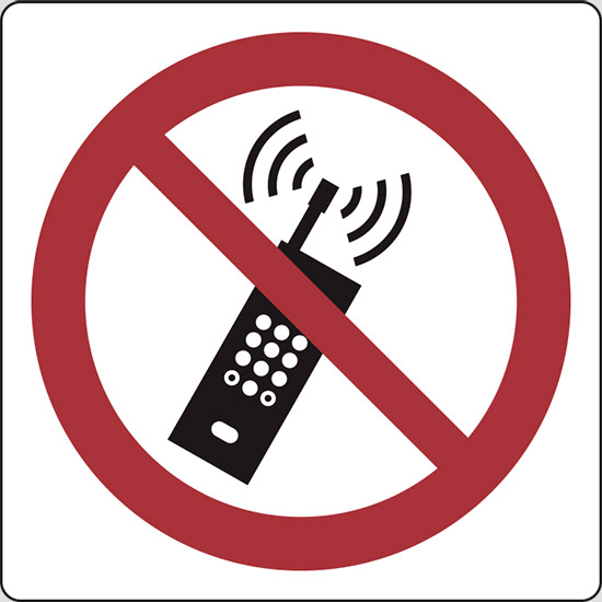 (vietato tenere i telefoni accesi – no activated mobile phone)