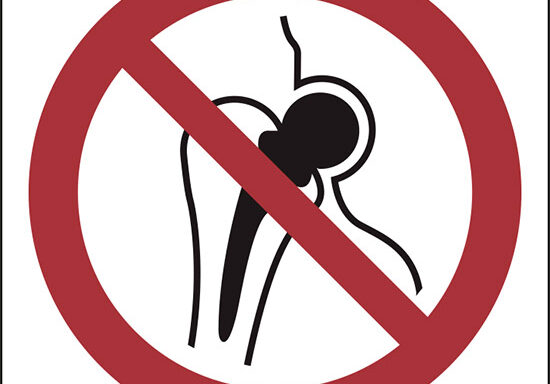 (vietato l’accesso ai portatori di protesi metalliche – no acccess for people with metallic implants)