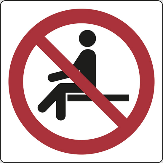 (vietato sedersi – no sitting)
