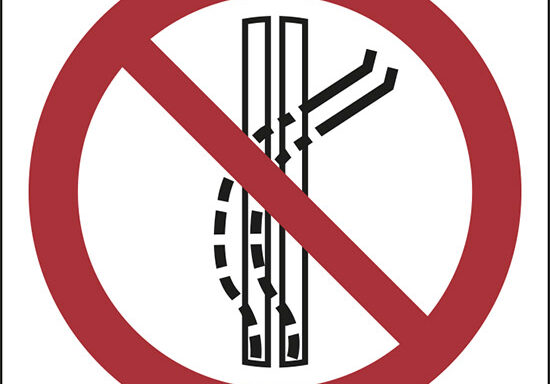 (non lasciare la pista – do not leave the tow-track)