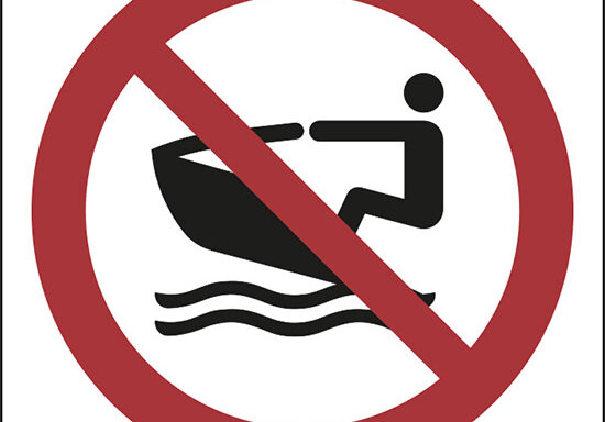 (nessuna imbarcazione privata – no personal water craft)