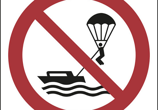 (niente parasailing – no parasailing)