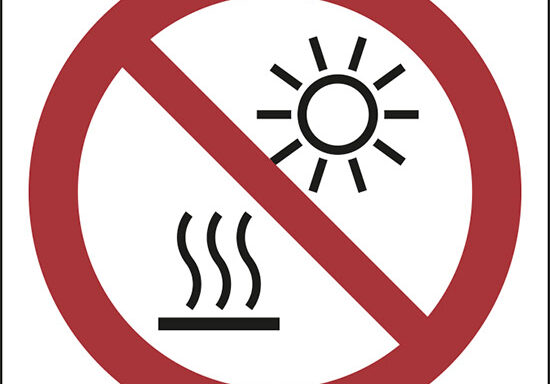 (non esporre alla luce solare diretta o su una superficie calda – do not expose to direct sunlight or hot surface)