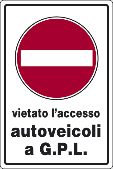 vietato l’accesso autoveicoli a G.P.L.