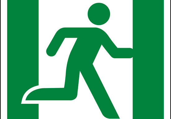 (uscita di emergenza a destra – emergency exit right hand)