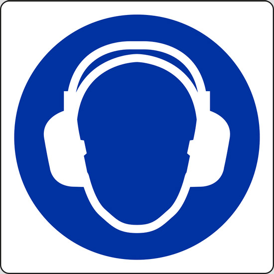 (e’ obbligatorio indossare le protezioni dell’udito – wear ear protection)