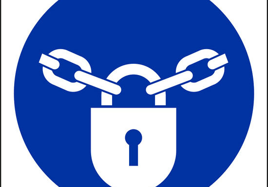 (tenere chiuso con lucchetto – keep locked)