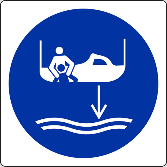 (calare in acqua l’imbarcazione di salvataggio nella procedura di lancio in mare – lower rescue boat to the water in launch sequence)