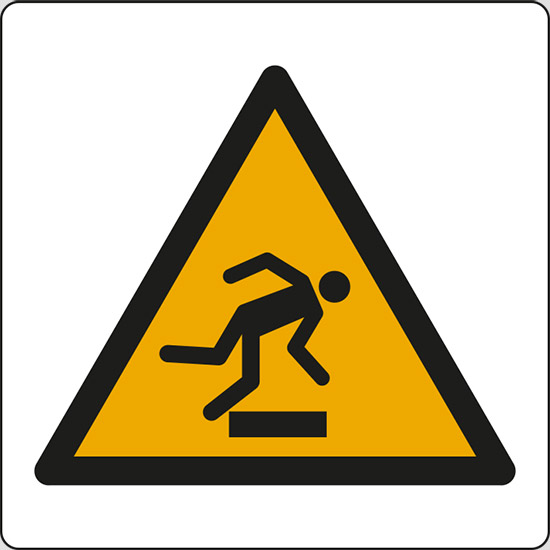 (pericolo ostacolo in basso – warning: floor-level obstacle)