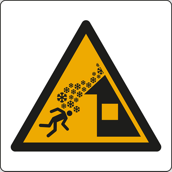 (avvertimento: caduta neve dal tetto – warning: roof avalanche)