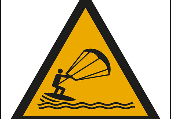 (attenzione; kite surfing – warning; kite surfing)