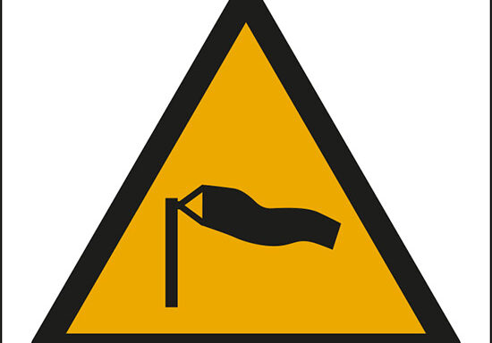 (attenzione; venti forti – warning; strong winds)